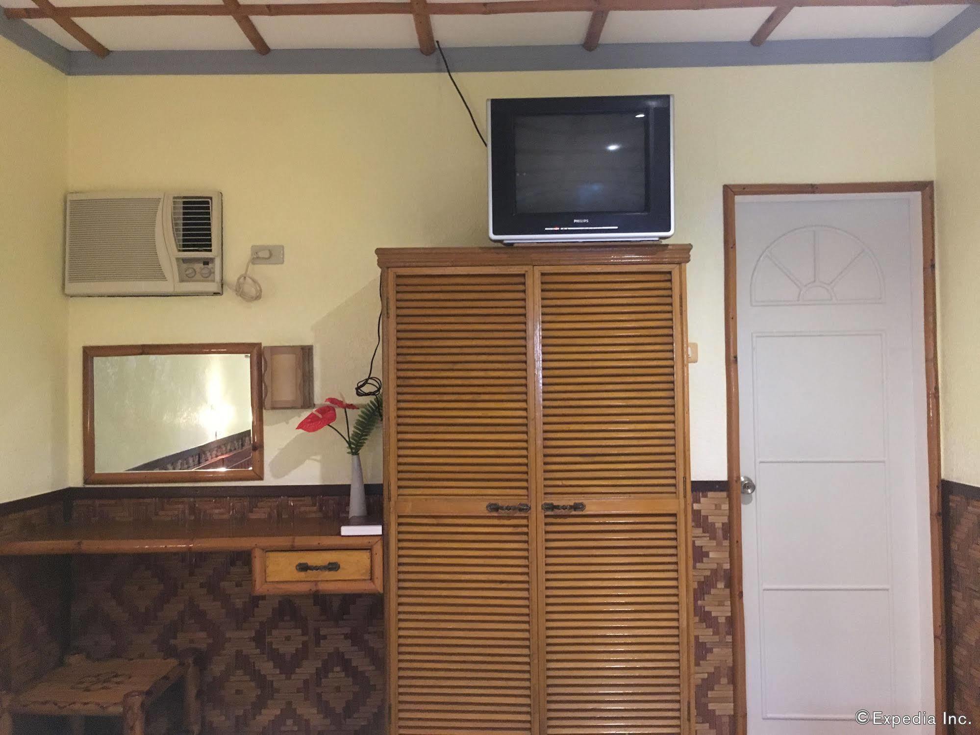 Love'S Beach & Dive Resort 莫阿尔博阿 外观 照片