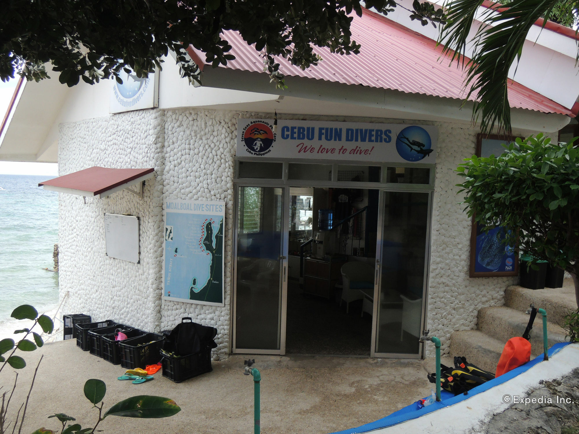 Love'S Beach & Dive Resort 莫阿尔博阿 外观 照片