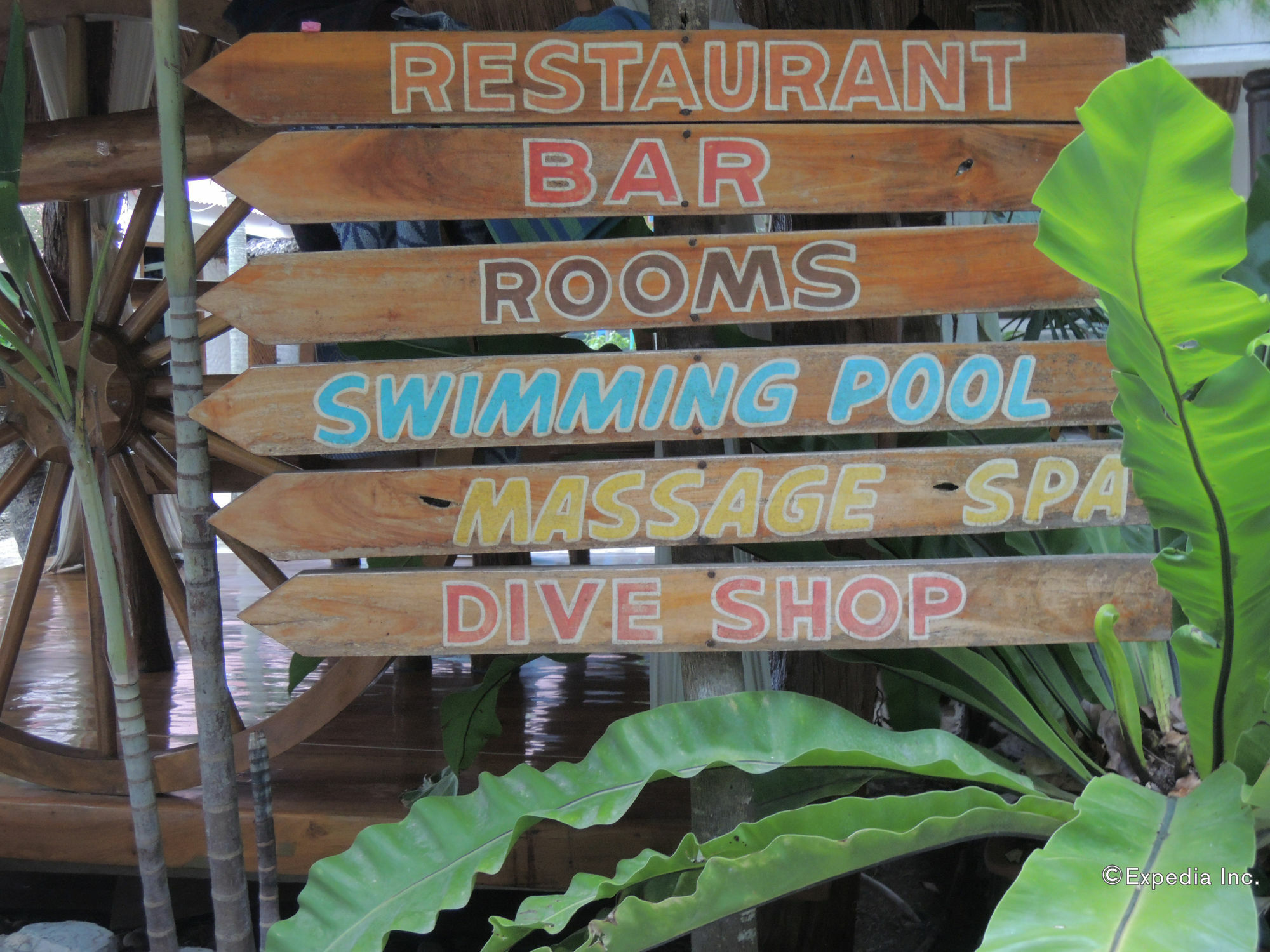 Love'S Beach & Dive Resort 莫阿尔博阿 外观 照片