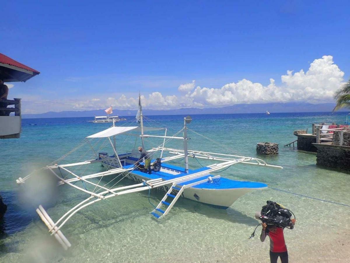 Love'S Beach & Dive Resort 莫阿尔博阿 外观 照片