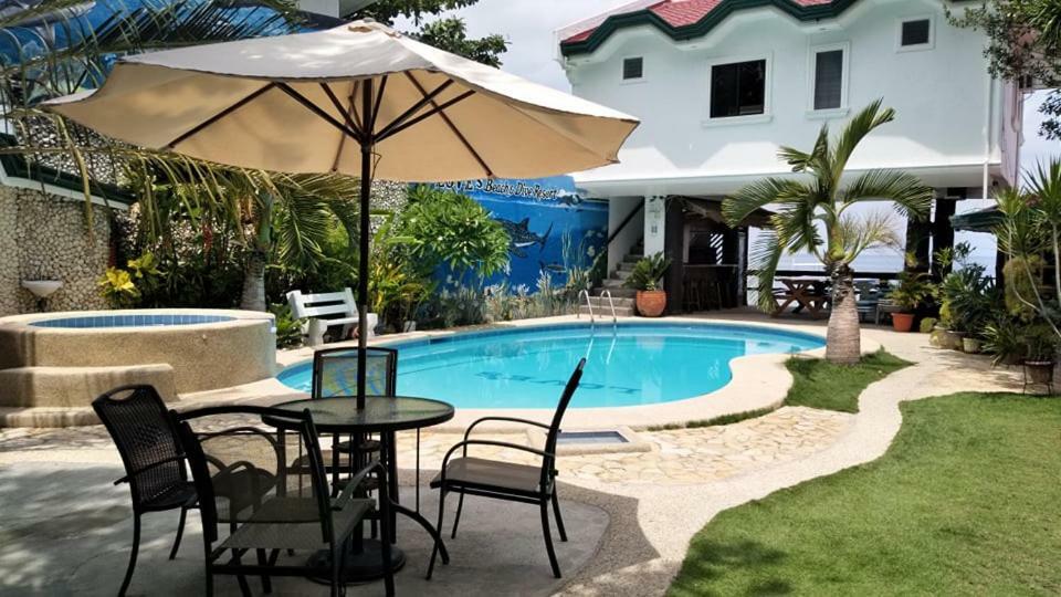 Love'S Beach & Dive Resort 莫阿尔博阿 外观 照片