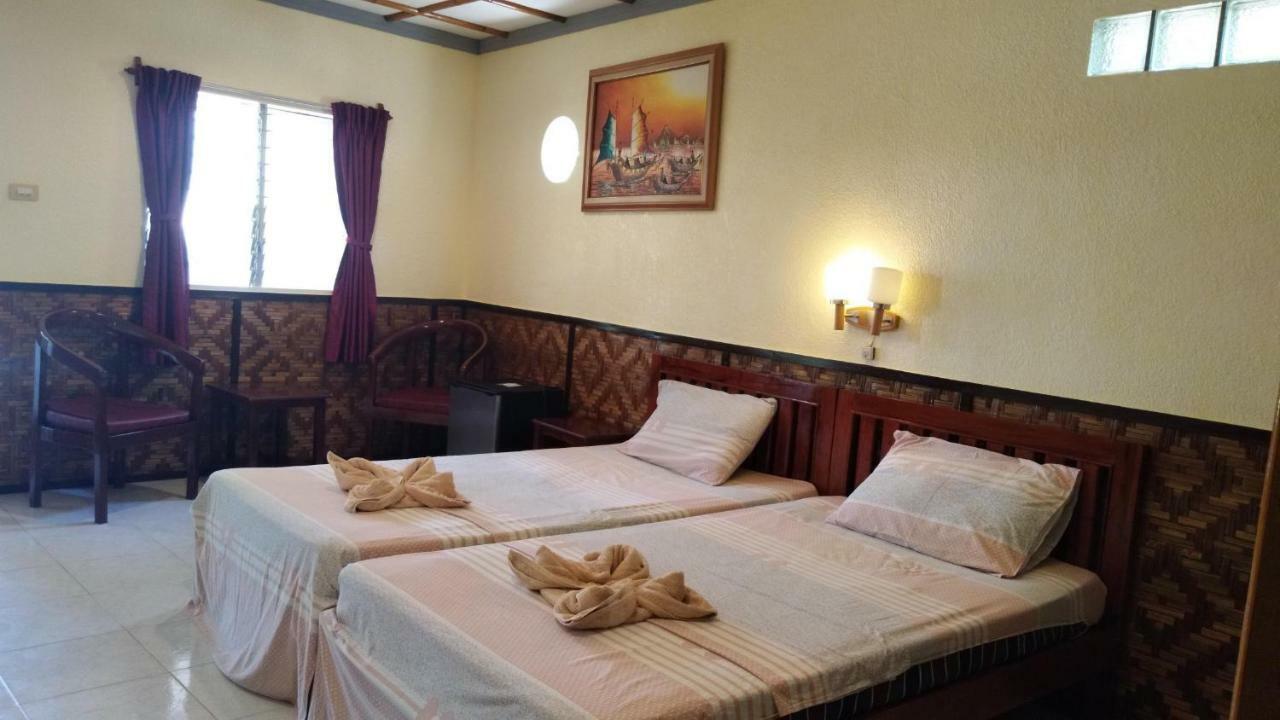 Love'S Beach & Dive Resort 莫阿尔博阿 外观 照片