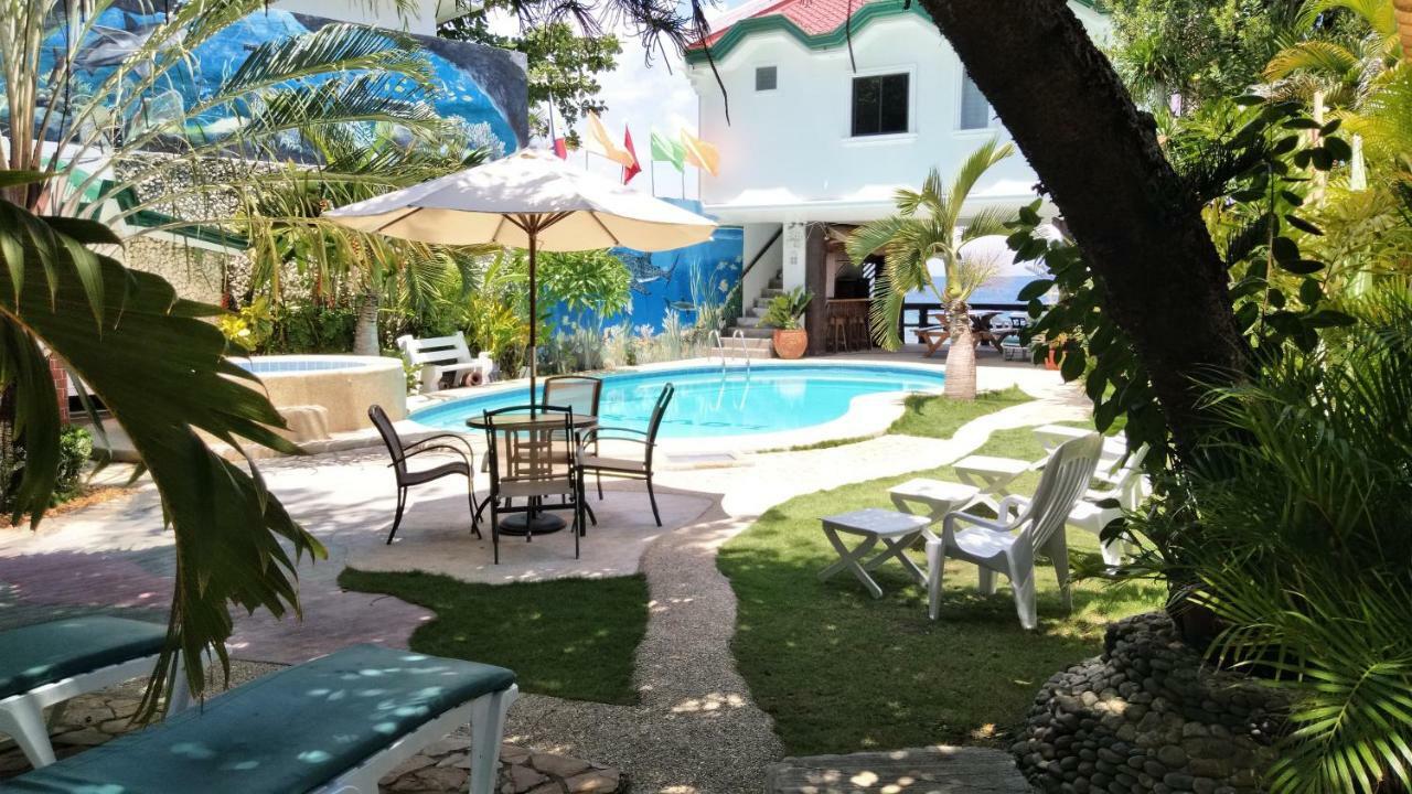 Love'S Beach & Dive Resort 莫阿尔博阿 外观 照片